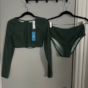 CUPSHE Green long sleeve bikini set with regular bottoms